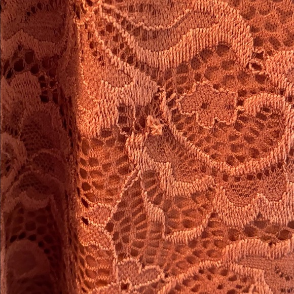Dusty rose lace dress. - Picture 7 of 7
